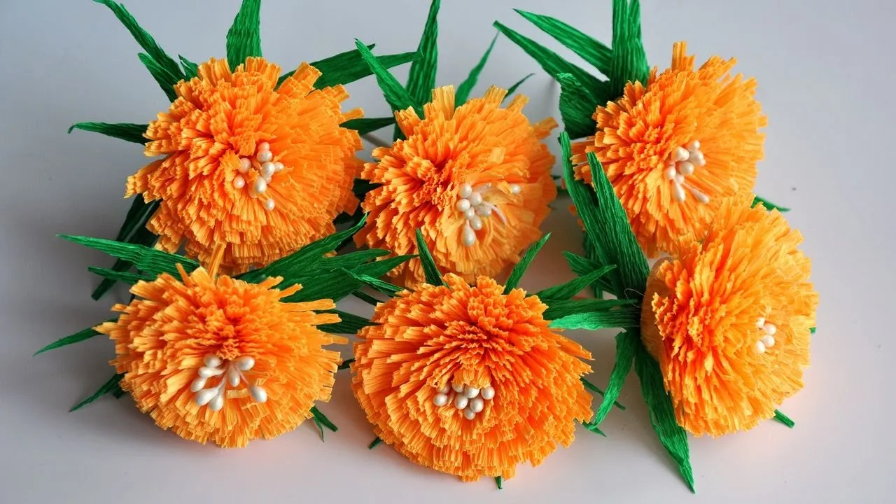 Zdjęcie Kwiaty z krepiny XXL: Tw&oacute;j przewodnik DIY krok po kroku