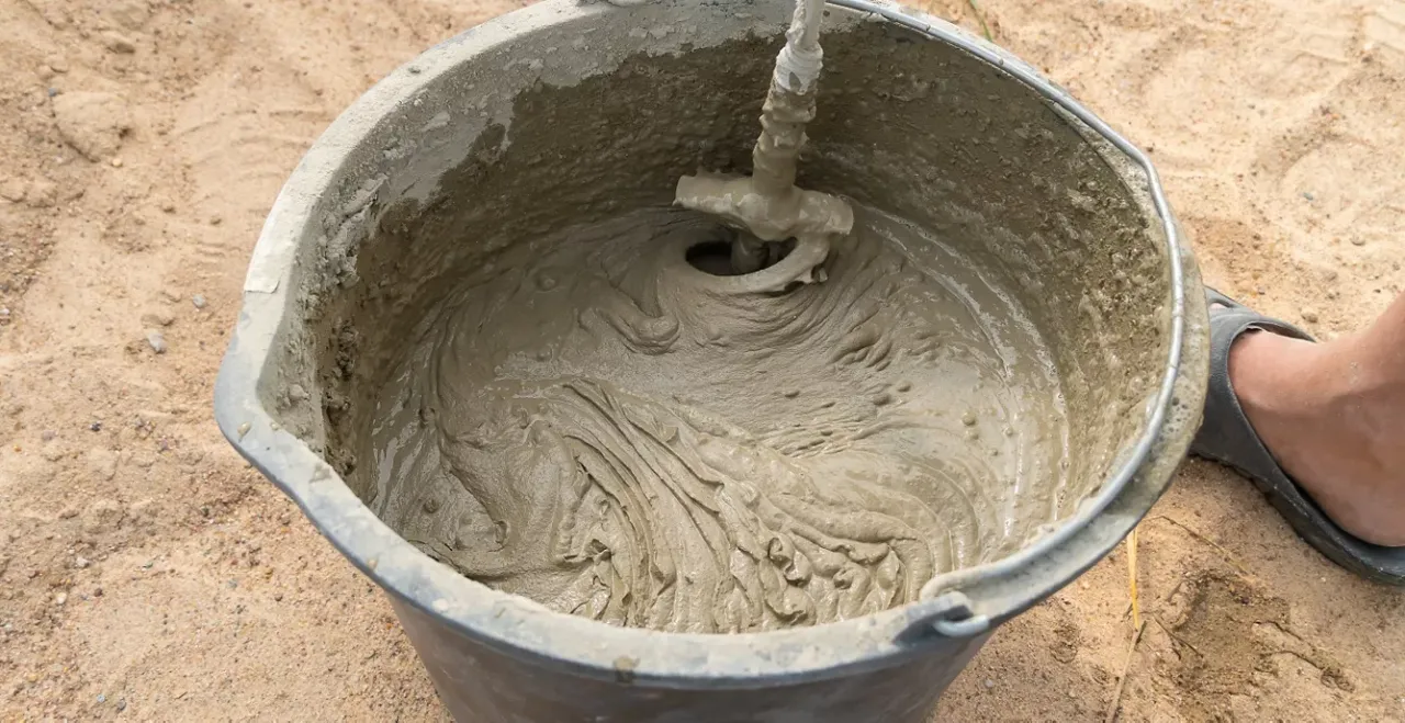 Zdjęcie Jakie proporcje do zaprawy tynkarskiej, aby uniknąć błędów w budowie?