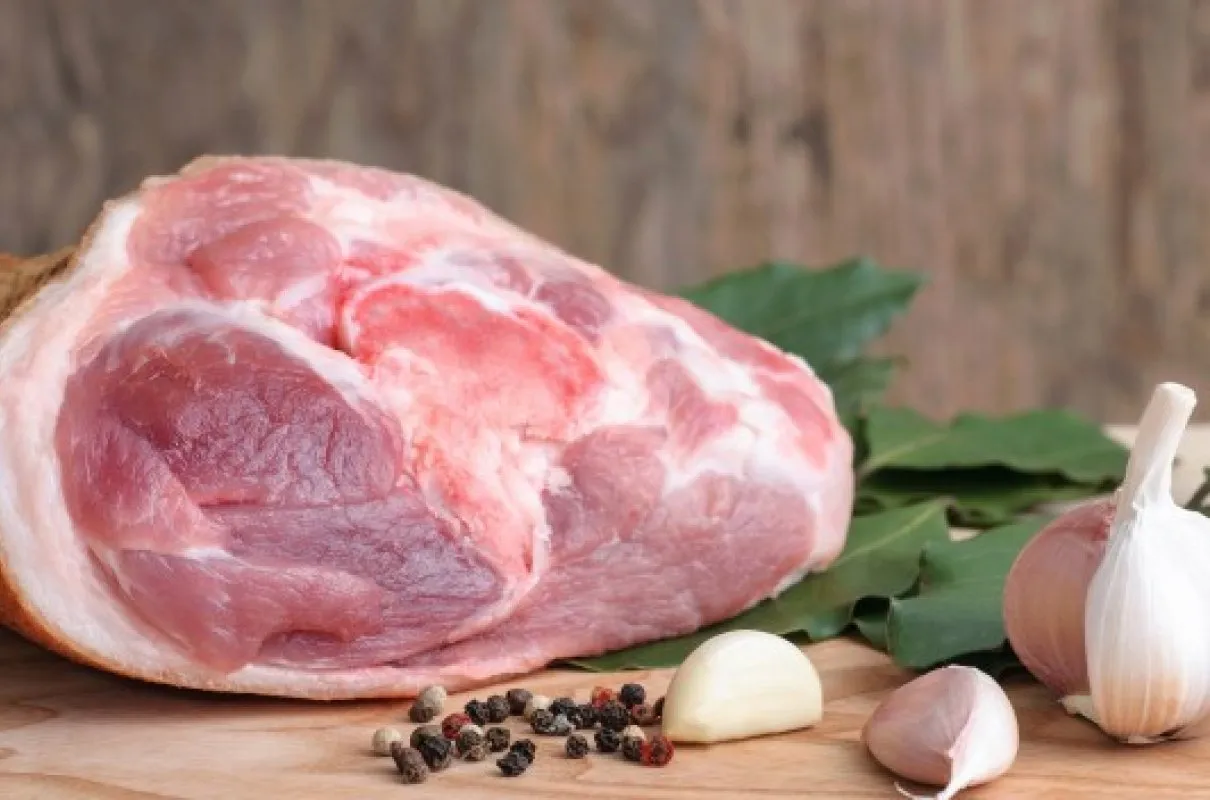 Zdjęcie Wołowina a wieprzowina: które mięso jest zdrowsze i tańsze?