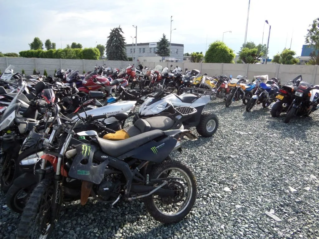 Zdjęcie Czy można zarejestrować motorower bez dokumentów? Oto prawda o rejestracji