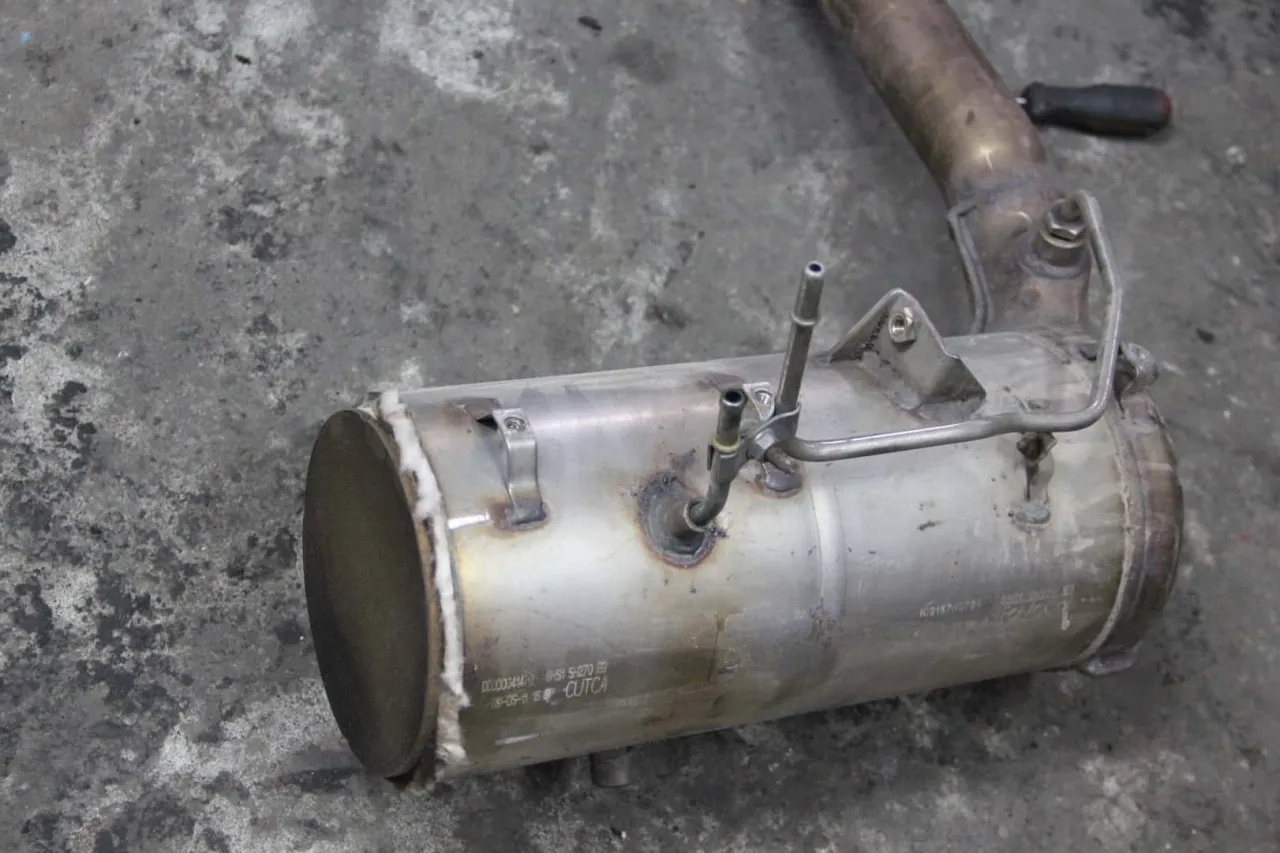 Zdjęcie Co to jest DPF? Kluczowe informacje o filtrze cząstek stałych