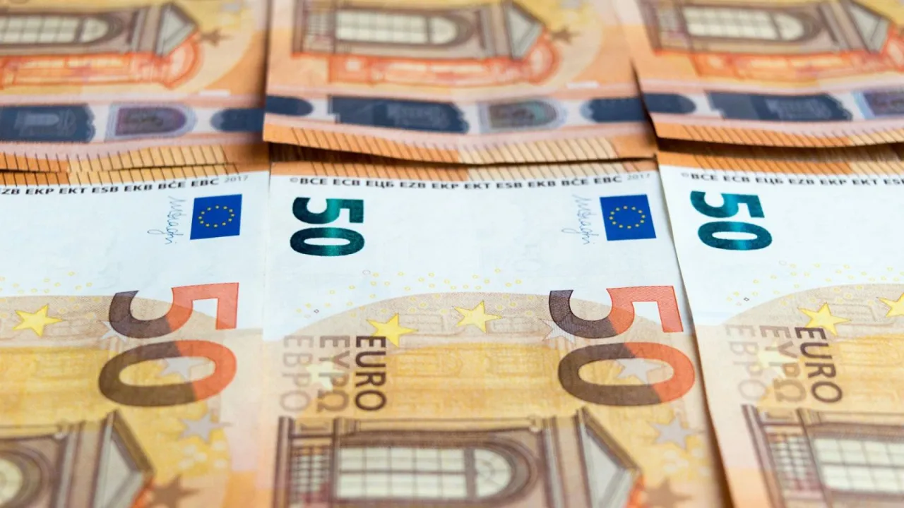 Zdjęcie Jaka waluta obowiązuje w Hiszpanii? Poznaj euro i jego znaczenie