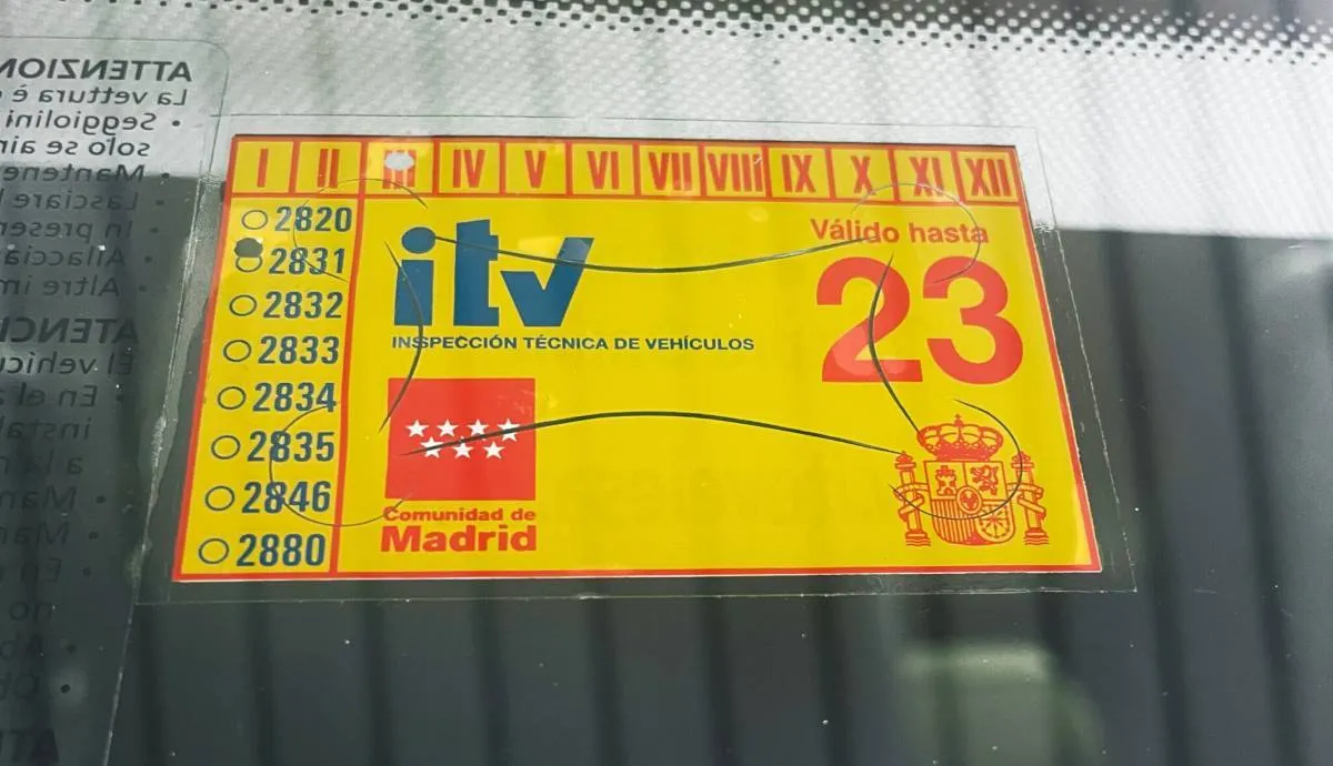 Zdjęcie ¿Pueden multarme por aparcar sin ITV? Conoce las consecuencias legales