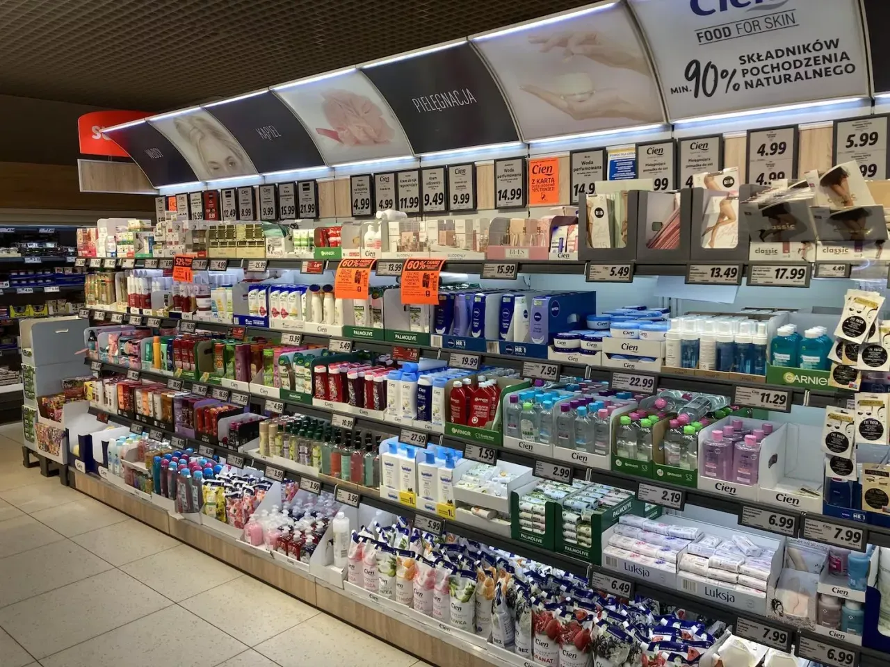 Zdjęcie Kto produkuje kosmetyki Cien? Odkryj tajemnice marki i producenta