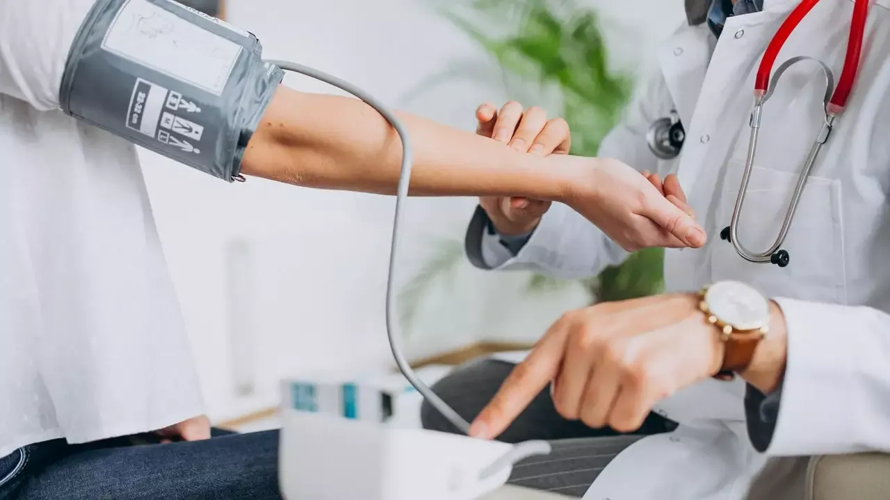 Zdjęcie Jak obniżyć ciśnienie przed wizytą u lekarza i uniknąć stresu