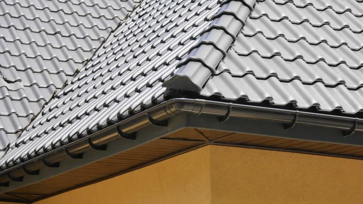 Zdjęcie Jak odnowić rynny plastikowe i przywrócić im świeży wygląd