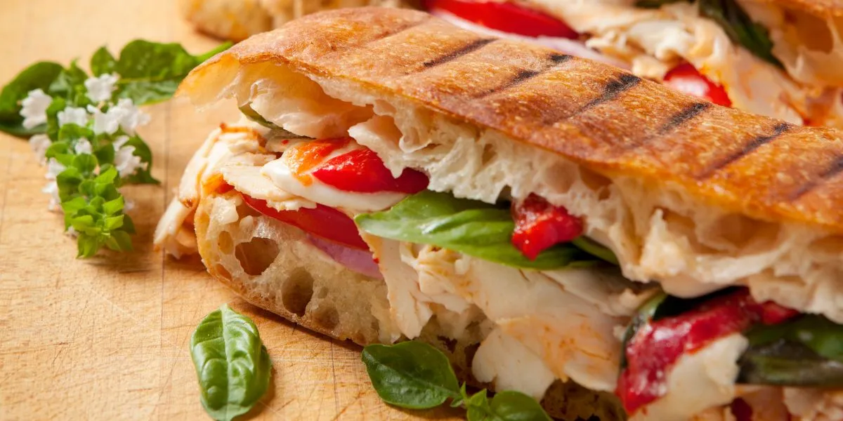 Zdjęcie Jakie pieczywo do panini? Odkryj najlepsze opcje na pyszne kanapki