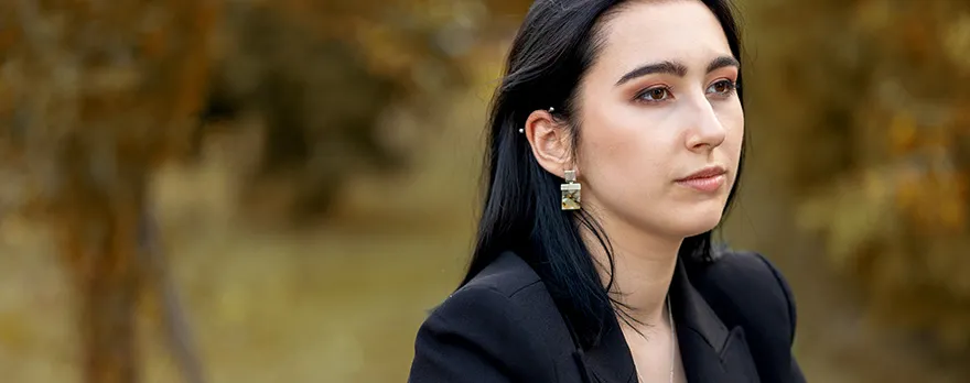 Zdjęcie Jakie kolczyki dla alergików są naprawdę bezpieczne i hipoalergiczne