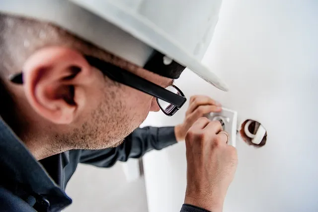 Zdjęcie Ile zarabia elektryk za granicą? Zaskakujące różnice w wynagrodzeniu