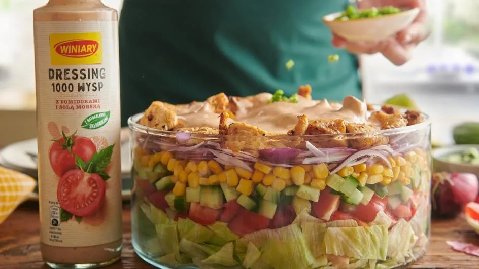 Zdjęcie Co potrzeba do sałatki gyros? Odkryj składniki na pyszną sałatkę