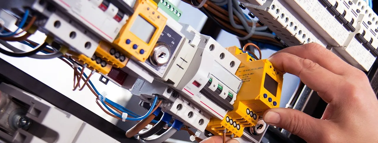 Zdjęcie Jak zrobic uprawnienia elektryka - uniknij błędów w procesie kwalifikacji