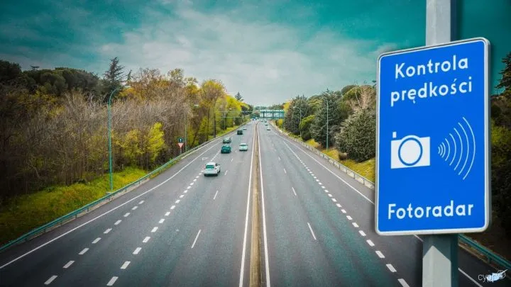 Zdjęcie Fotoradar znak: Co musisz wiedzieć o ostrzeżeniach na drodze