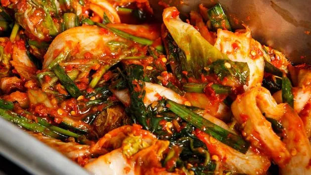 Zdjęcie Z czym jeść kimchi? Odkryj najlepsze połączenia smakowe!