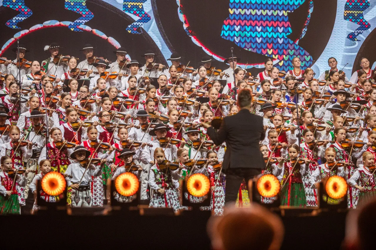 Zdjęcie Ile kosztuje koncert mała armia janosika? Sprawdź ceny biletów!