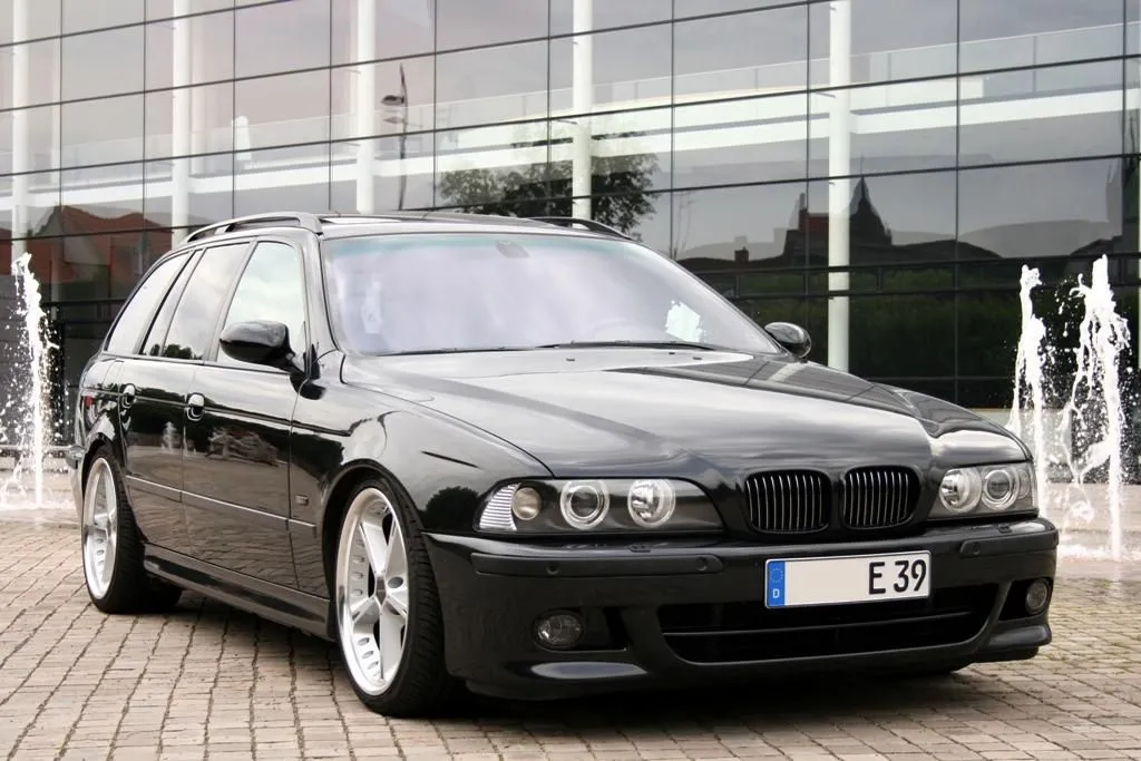 Zdjęcie BMW E39 Kombi - Niezawodny wybór dla miłośników komfortu i przestrzeni
