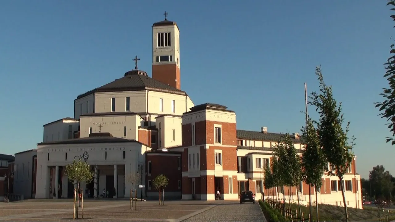 Zdjęcie Sanktuarium św. Jana Pawła II w Krakowie - historia, godziny otwarcia i więcej