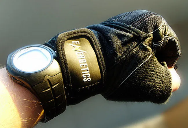 Zdjęcie Calistenia guantes: pros y contras que debes conocer para entrenar mejor