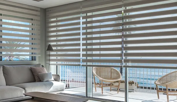 Zdjęcie Jak czyścić rolety dzień noc w kasecie, by uniknąć uszkodzeń?