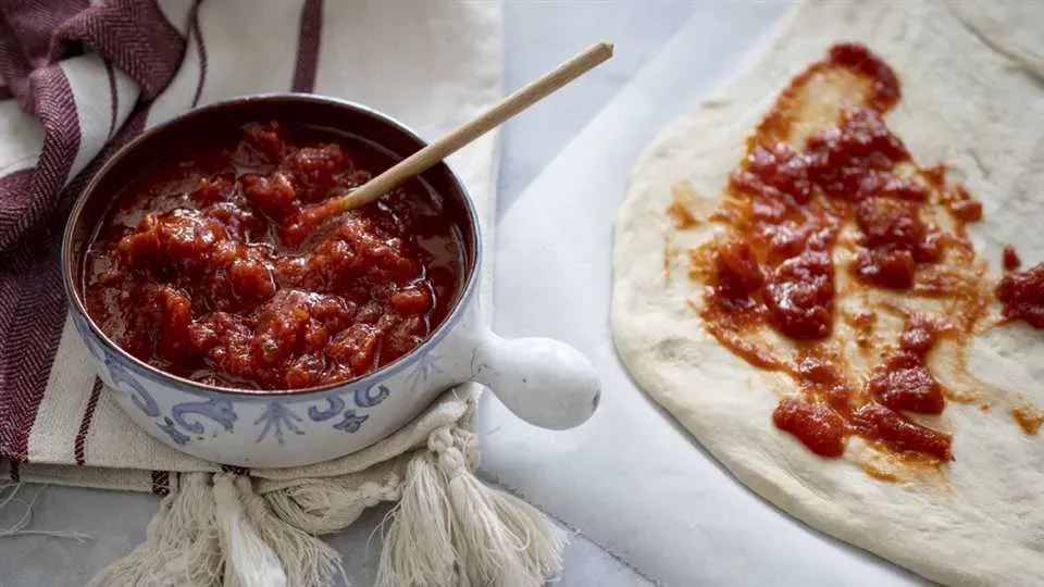 Zdjęcie Jak się robi sos do pizzy – prosty przepis na pyszny smak