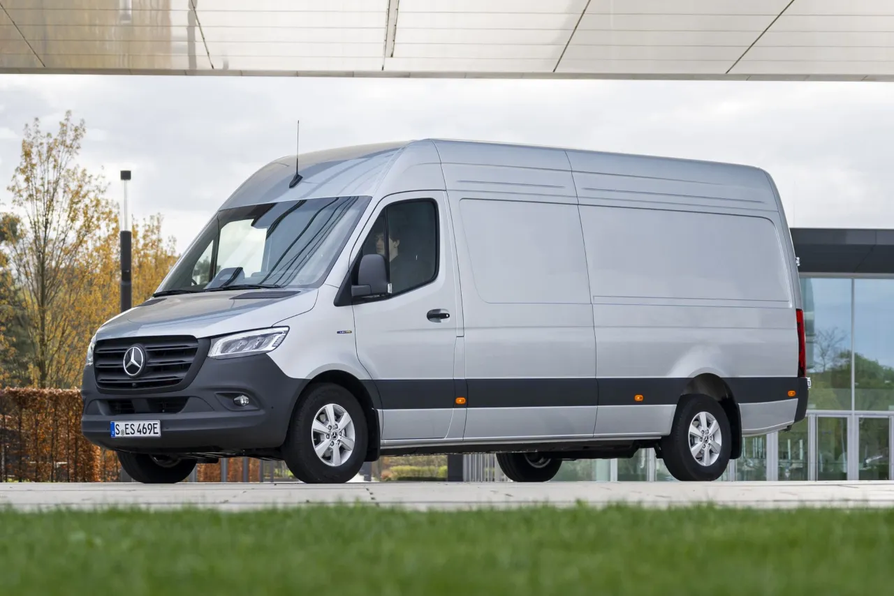 Zdjęcie Jaki bus do kurierki: wybierz najlepszy model bez zbędnych kosztów