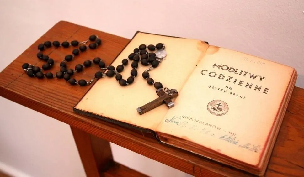 Zdjęcie O której jest różaniec w kościele? Sprawdź godziny modlitw w parafii