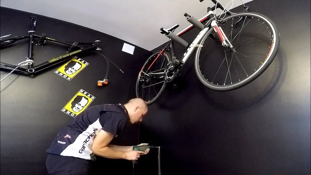Zdjęcie Jak zrobić wieszak na rower: proste sposoby na oszczędność miejsca
