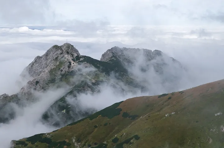 Zdjęcie Co to jest Giewont? Odkryj jego niezwykłe znaczenie i piękno