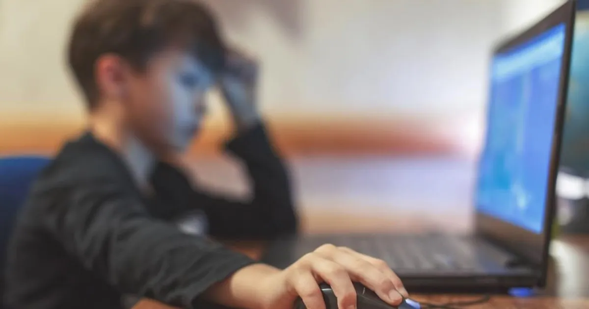 Zdjęcie Uzależnienie od internetu – co to jest i jak wpływa na życie?