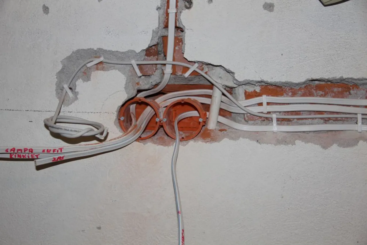 Zdjęcie Jak zrobić uziemienie w starej instalacji i uniknąć niebezpieczeństw