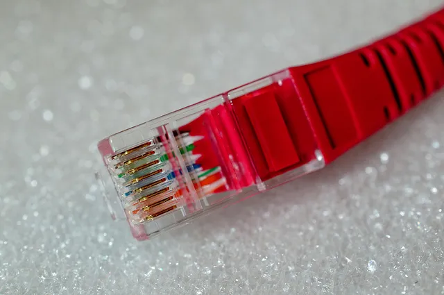 Zdjęcie Jakim kablem połączyć router z komputerem, aby uniknąć problemów?