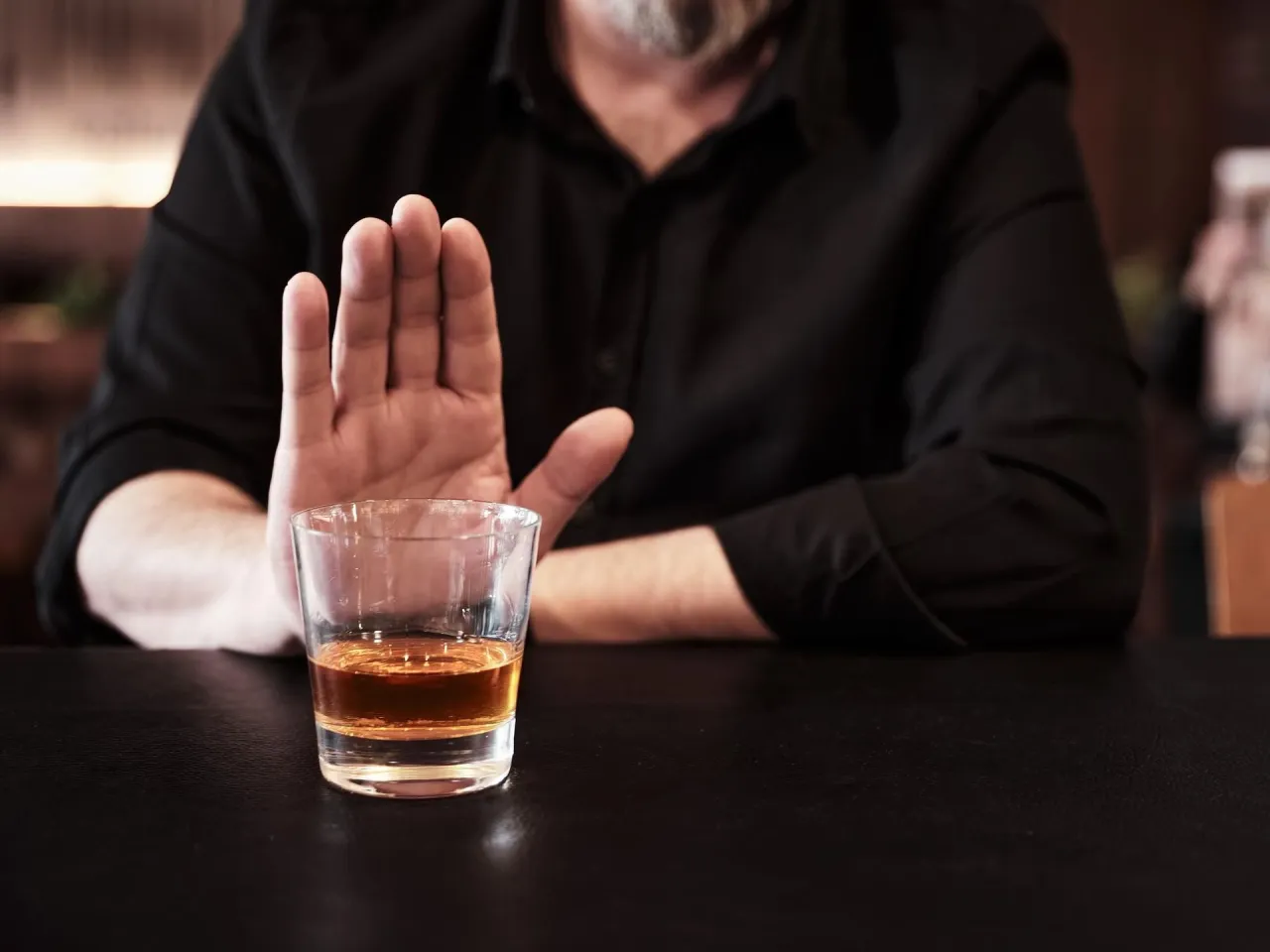 Zdjęcie Kiedy można bezpiecznie pić alkohol po zdjęciu szwów - wskazówki lekarzy