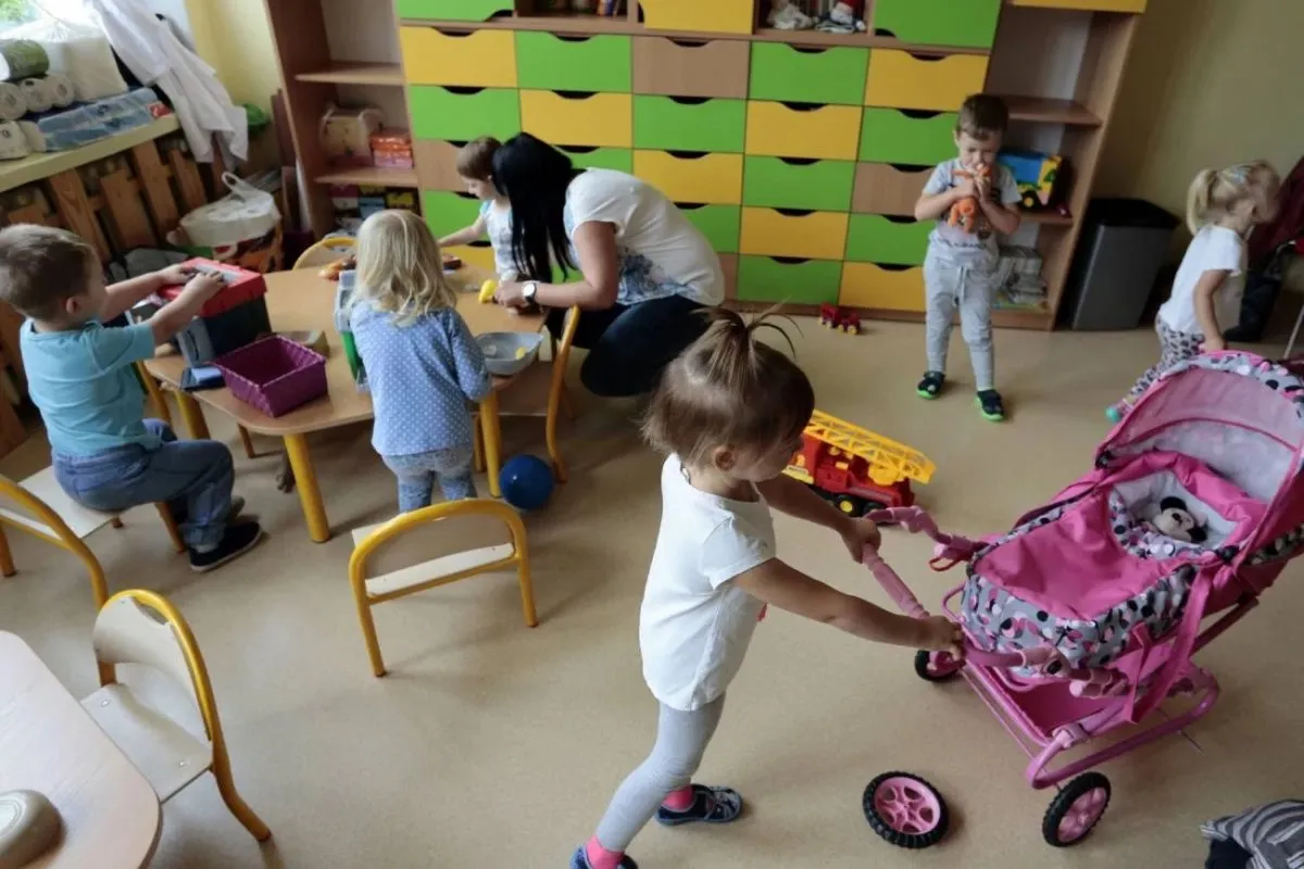 Zdjęcie Szkarlatyna w przedszkolu – czy warto posyłać dziecko do placówki?