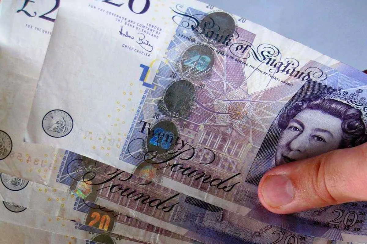 Zdjęcie Qué moneda hay en Inglaterra y cómo evitar perder dinero al cambiarla