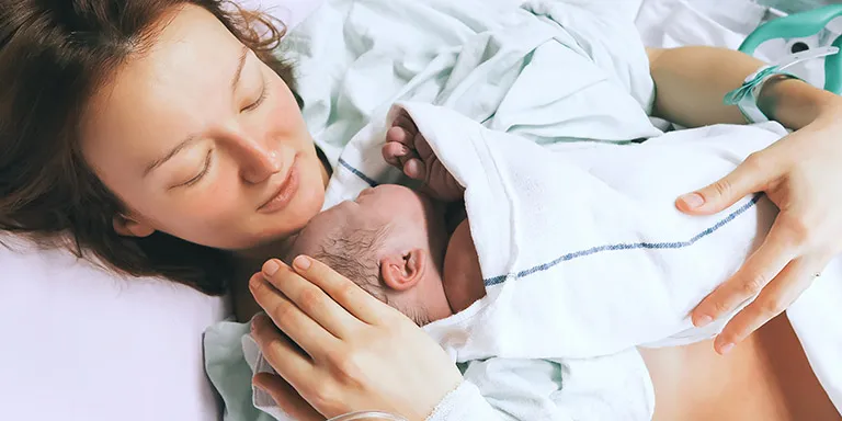 Zdjęcie Ile kilogramów spada po porodzie? Zaskakujące fakty o utracie wagi