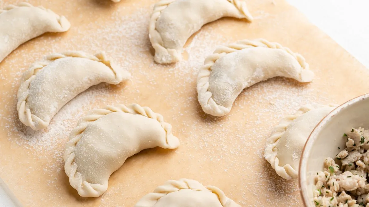 Zdjęcie Czy mrożone pierogi można smażyć? Oto, co musisz wiedzieć