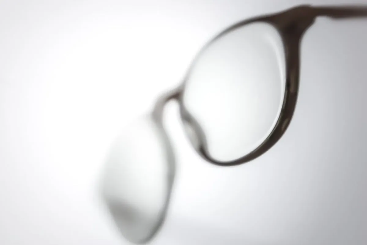 Zdjęcie Czym wyczyścić okulary, aby uniknąć zarysowań i uszkodzeń?