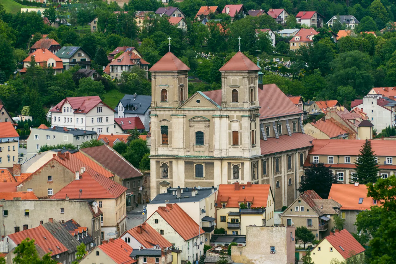 Zdjęcie Bardo Śląskie atrakcje: odkryj ukryte skarby i piękne widoki