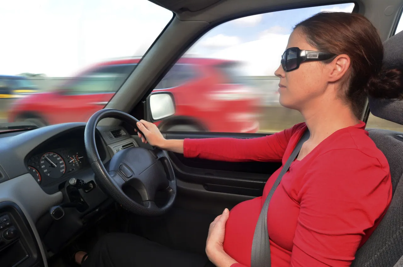Zdjęcie Sicherheitsgurt im Auto während der Schwangerschaft: So schützt du dein Baby