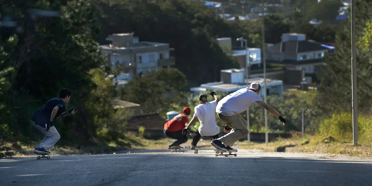 Zdjęcie Czym się różni longboard od deskorolki? Kluczowe różnice i porady