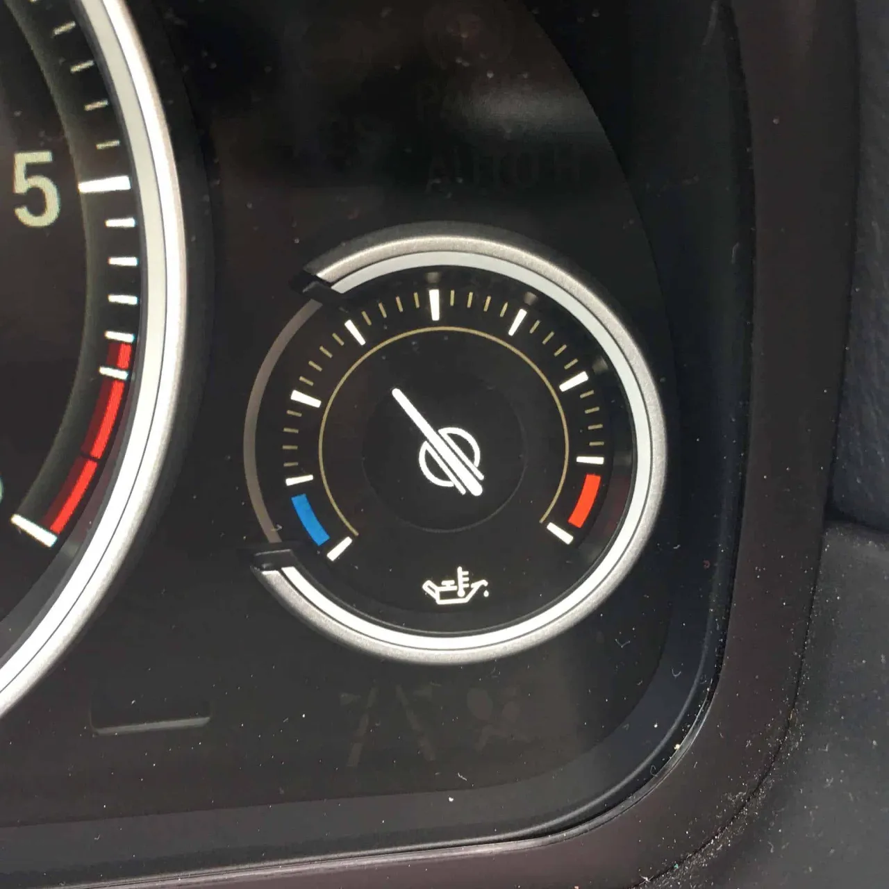 Zdjęcie Jak sprawdzić temperaturę silnika BMW E60, aby uniknąć awarii?