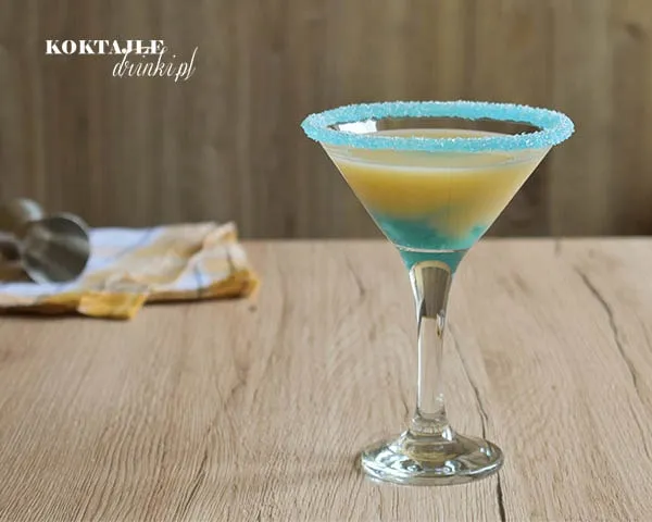 Zdjęcie Najlepsze drinki z sokiem bananowym i blue curacao, które musisz spróbować