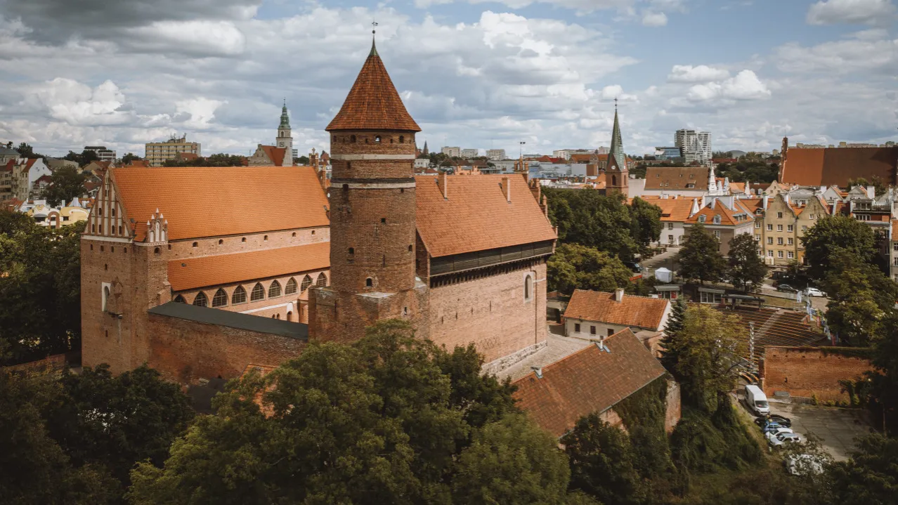 Zdjęcie Zamek w Olsztynie: Historia, tajemnice i atrakcje obu zamków