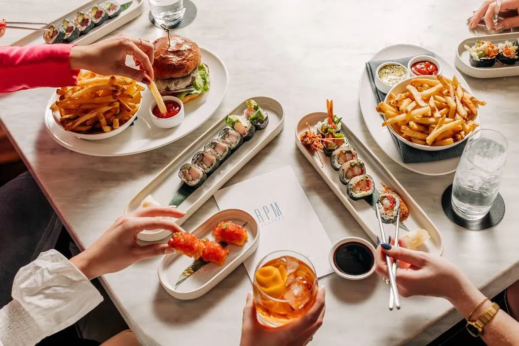 Zdjęcie Fotos de restaurante Aura Gastronómica: un vistazo a su encanto y platos