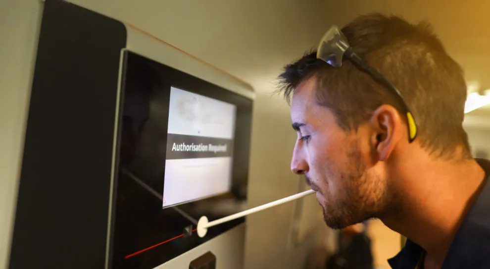 Zdjęcie Czy można odmówić dmuchania w alkomat i jakie są tego konsekwencje?