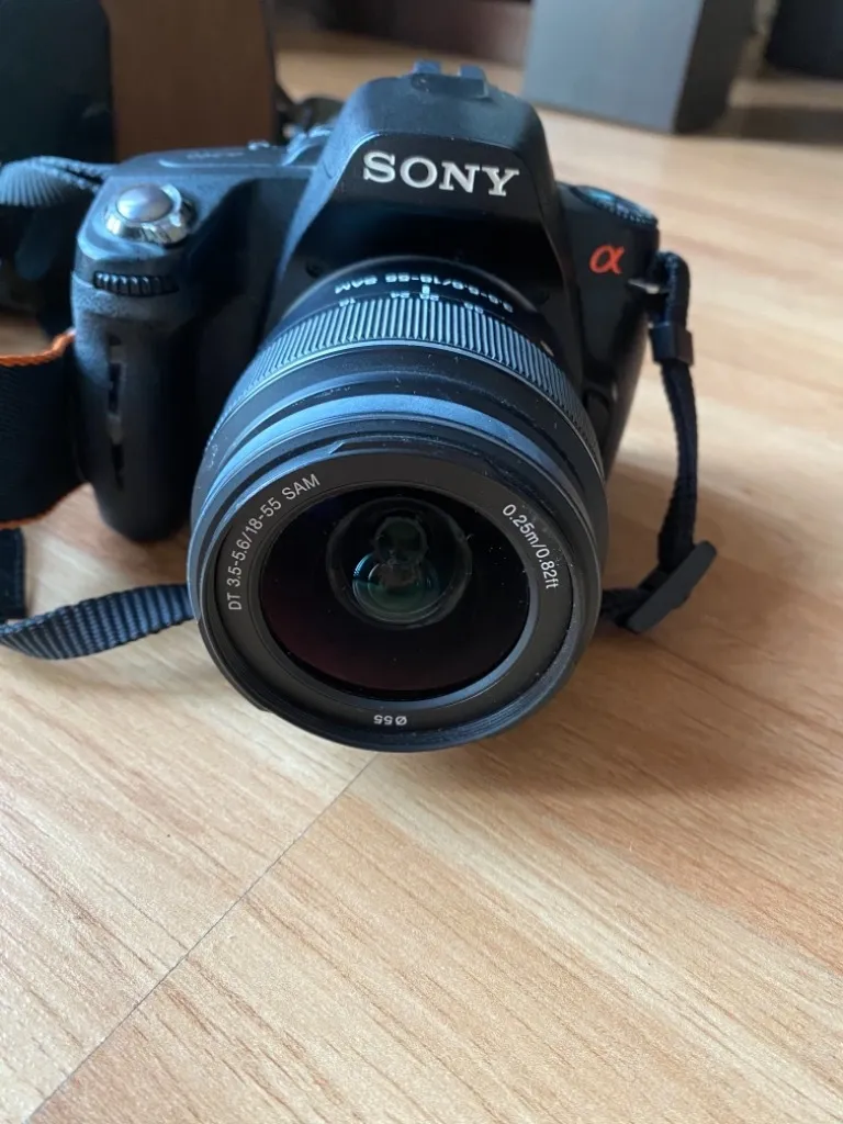 Zdjęcie Lustrzanka Sony: Dlaczego warto zainwestować w te aparaty?