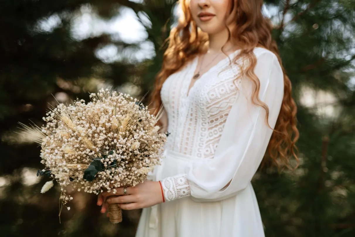 Zdjęcie Jak ubrać się na wesele w stylu boho i uniknąć modowych wpadek – porady i inspiracje
