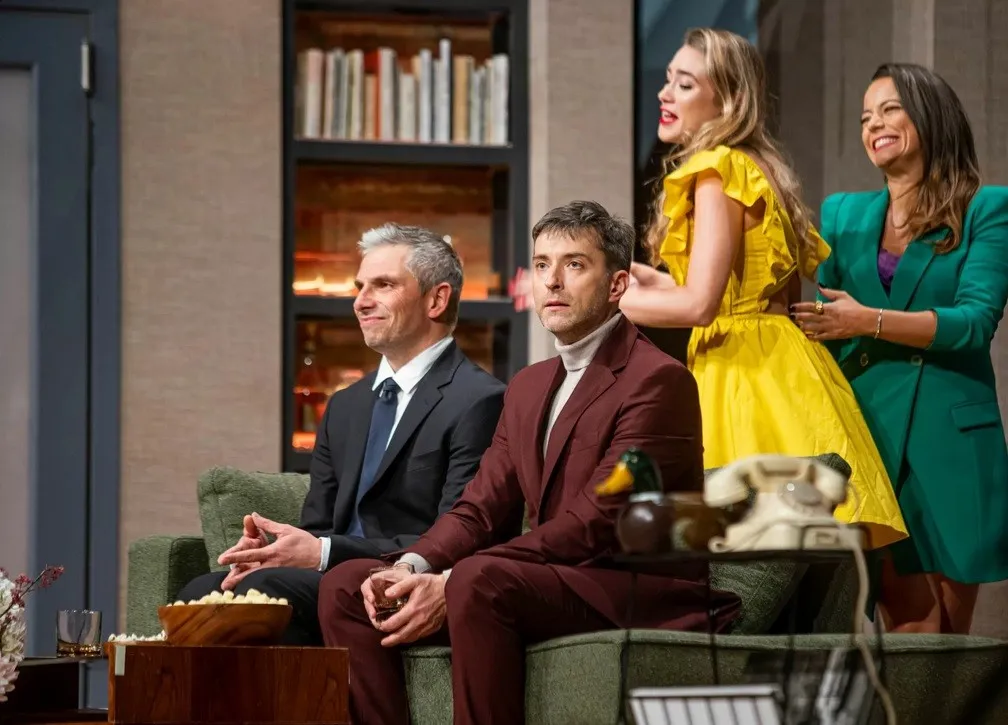 Zdjęcie O mało co spektakl - zaskakujące zwroty akcji i emocje w teatrze