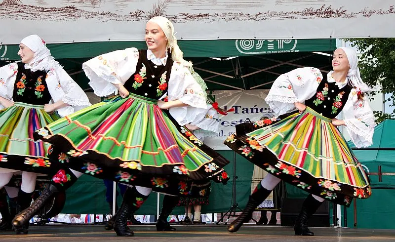Zdjęcie Oberek taniec: tempo i cechy tradycyjnego oberka