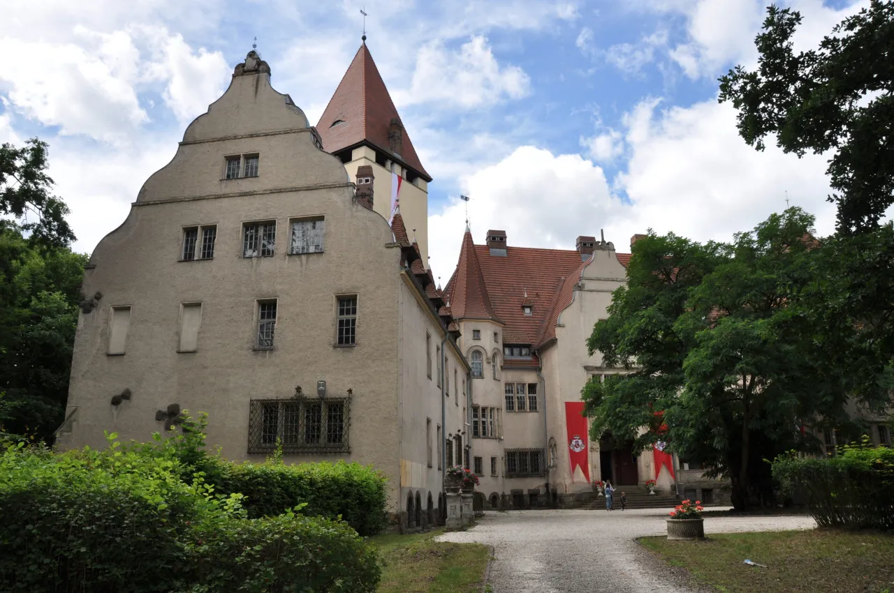 Zdjęcie Zamek Książąt Lubomirskich w Lubniewicach – historia i atrakcje do zwiedzania