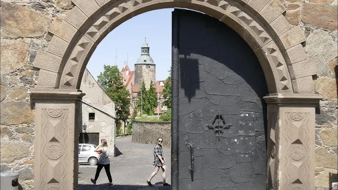 Zdjęcie Gdzie kręcono film gdzie jest generał? Odkryj tajemnice lokalizacji